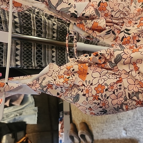 Bathing suit - Picture 2 of 4